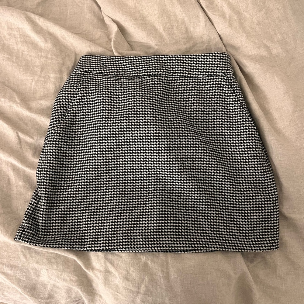 Abercrombie & Fitch Black and White houndstooth mini Skort Skirt